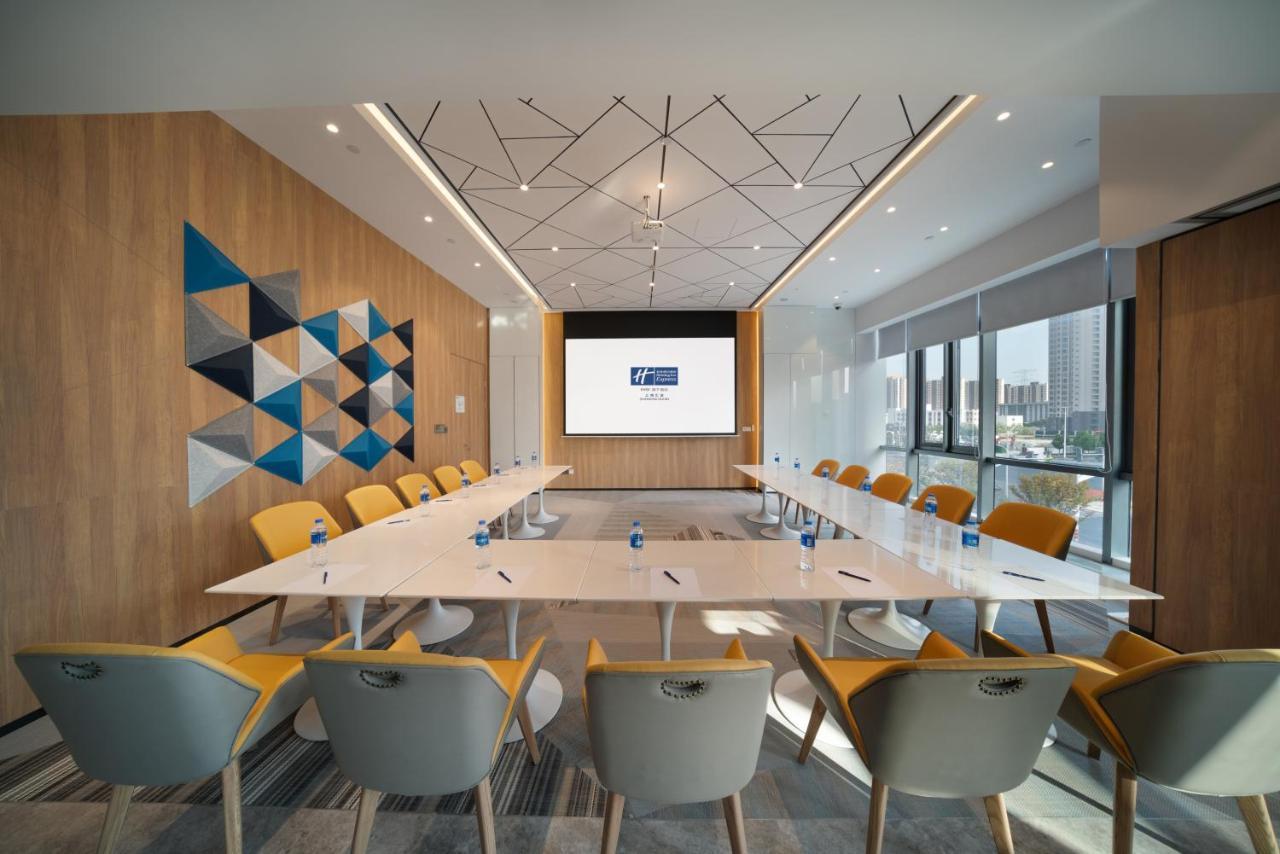 Holiday Inn Express Shanghai Huijin By Ihg Exteriör bild