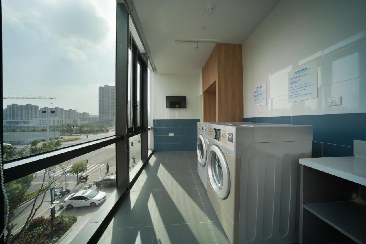 Holiday Inn Express Shanghai Huijin By Ihg Exteriör bild