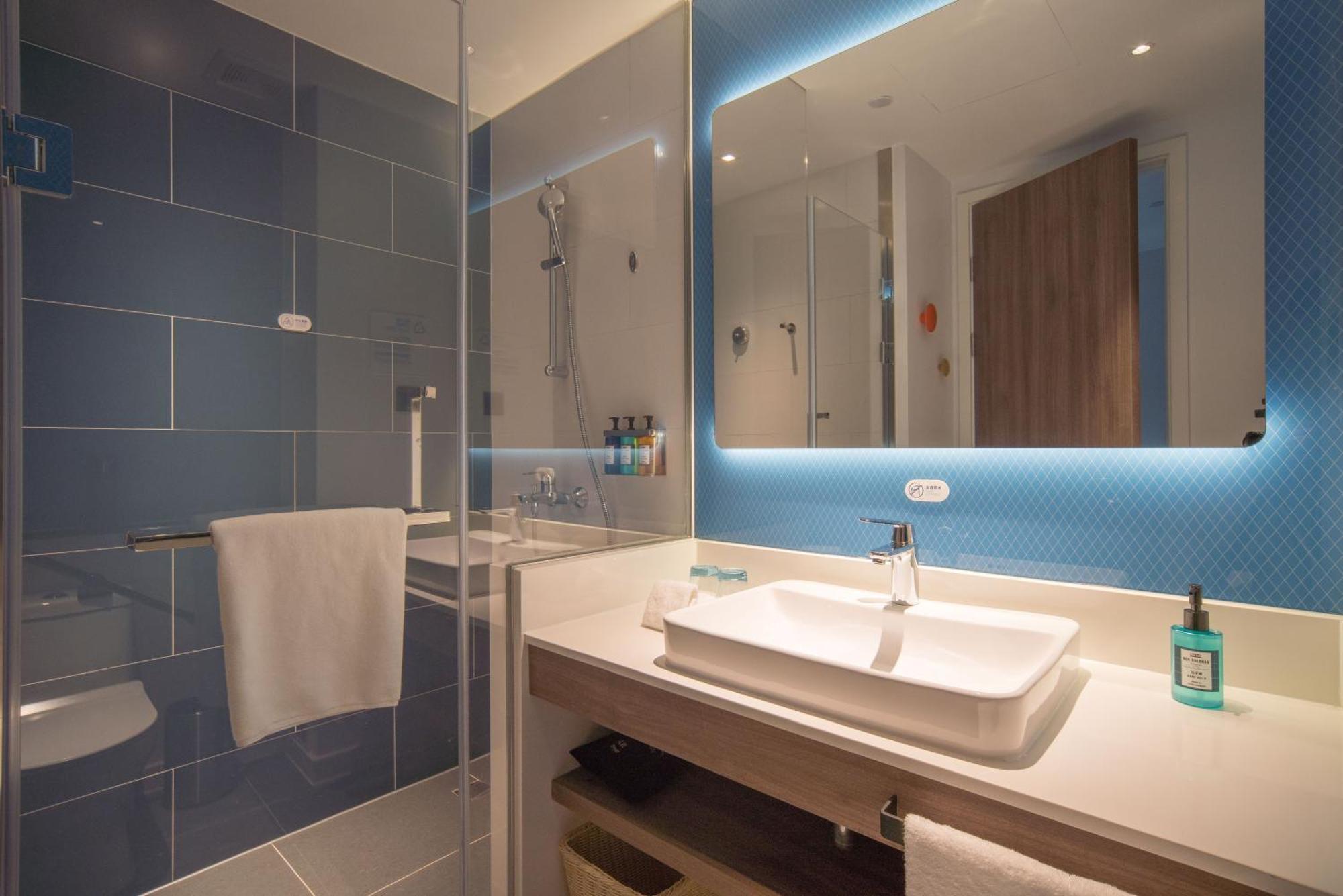 Holiday Inn Express Shanghai Huijin By Ihg Exteriör bild