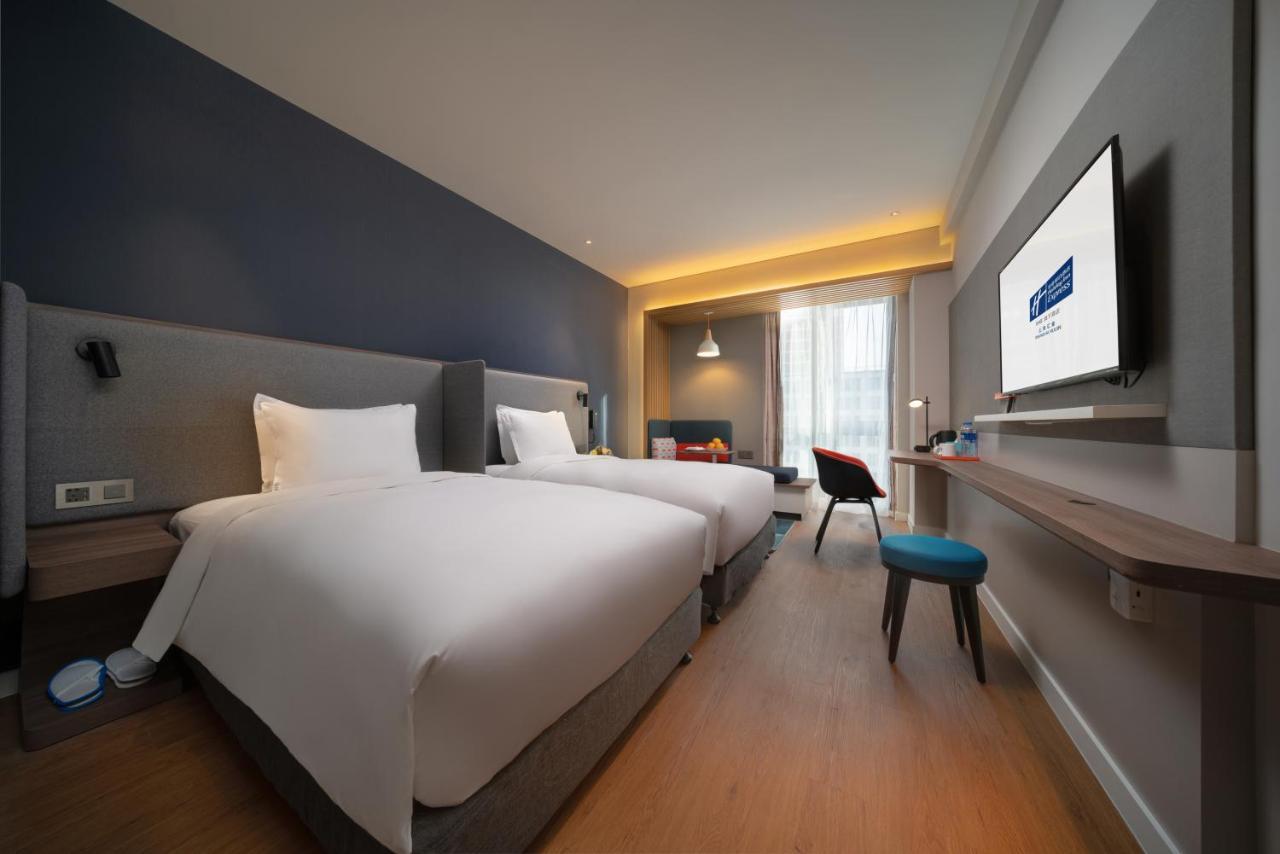 Holiday Inn Express Shanghai Huijin By Ihg Exteriör bild