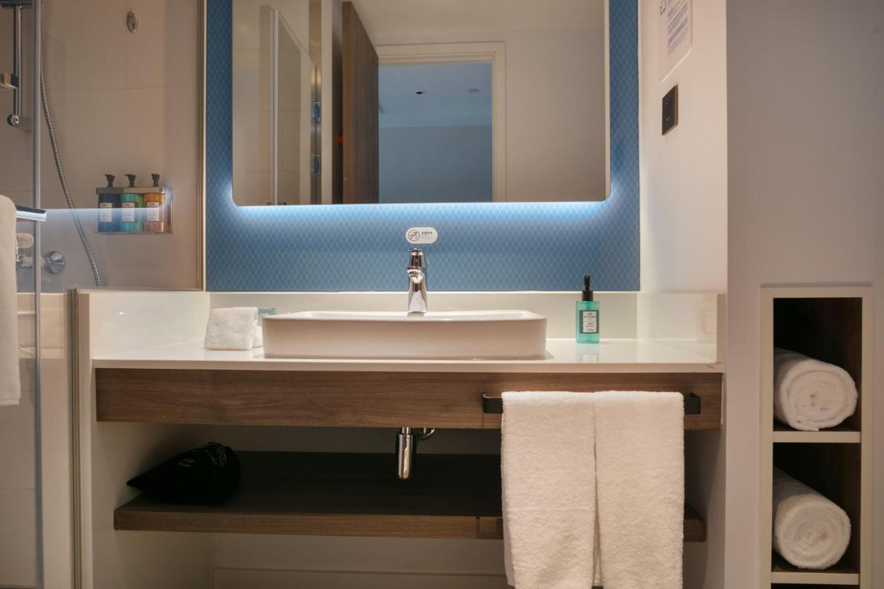 Holiday Inn Express Shanghai Huijin By Ihg Exteriör bild
