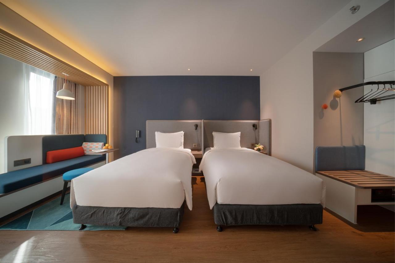 Holiday Inn Express Shanghai Huijin By Ihg Exteriör bild